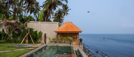 Private beach, black sand, beach bar
