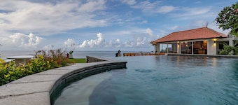 Seaside Oceana Resort by Mahaprana