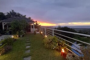 Property grounds - VILLA GARRIGA: Double Room - Mountain View  (Le Bois de Nèfles,)