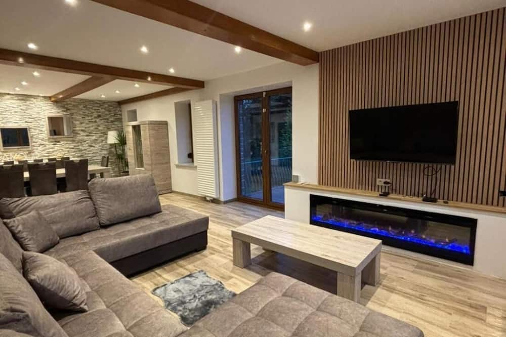 Villa De Miguel Enjoy a Pleasant Moment With Family or Friends