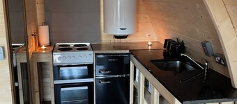 Executive Pod and Jacuzzi by the river, in Co.Wexford 