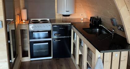 Executive Pod and Jacuzzi by the river, in Co.Wexford