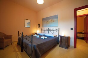 Villa Standard, 4 chambres (Villa Maria Antonietta With Big) | 4 chambres, Wi-Fi gratuit, draps fournis