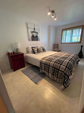 2 bedrooms, WiFi, bed sheets