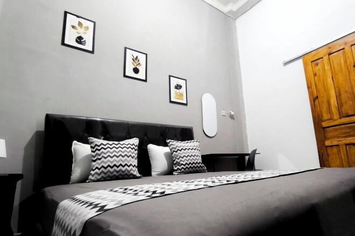 Premium bedding, soundproofing, free WiFi