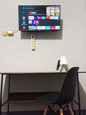 Premium bedding, soundproofing, free WiFi - JOGJA DAY INN (Yogyakarta)