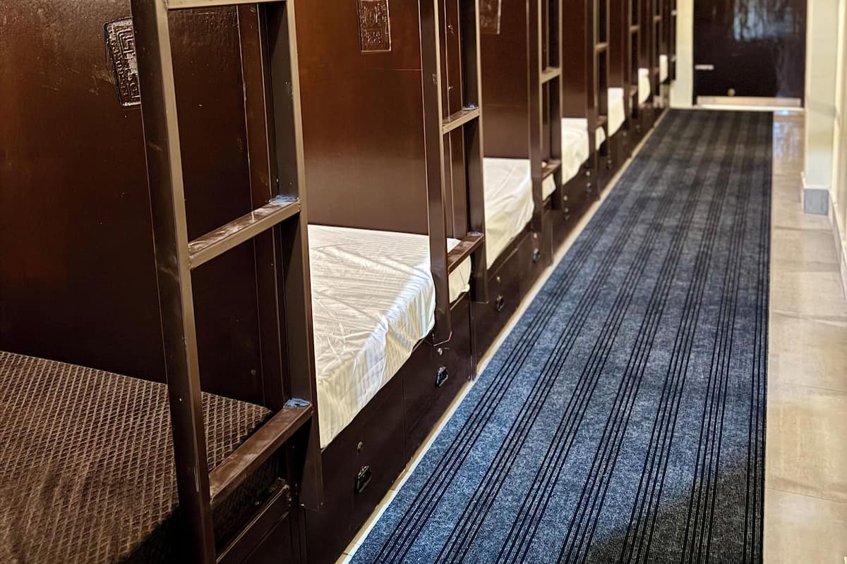 Basic Shared Dormitory | Free WiFi