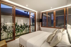 Comfort Villa, 6 Bedrooms, Pool View