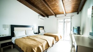 Laptop workspace, soundproofing, WiFi (free) - DELLIS (Kamena Vourla)