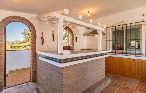 Lovely home in Guaro with WiFi