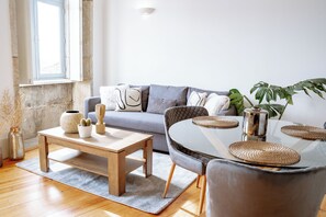 Studio, River View | Living area - Authentic Porto House (Porto)