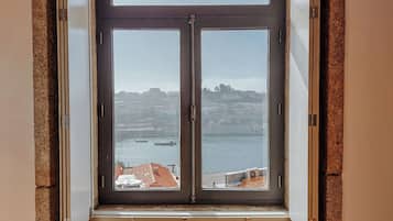 Estúdio, vista para o rio | Quartos à prova de som, ferros/tábuas de passar roupa, Wi-Fi de cortesia