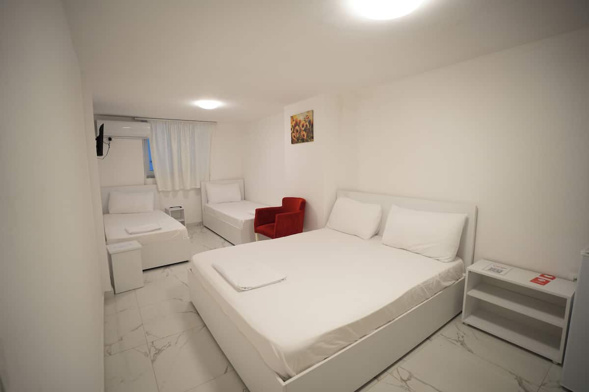 Classic Quadruple Room