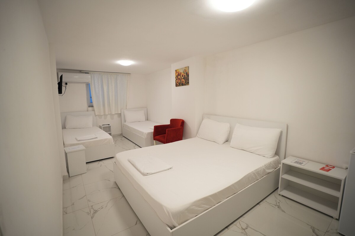 Soundproofing, WiFi (free), bed sheets