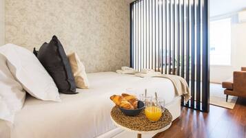 Superior Studio | 1 bedroom, blackout curtains, iron/ironing board, free WiFi