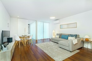 Deluxe Apartment | Living area