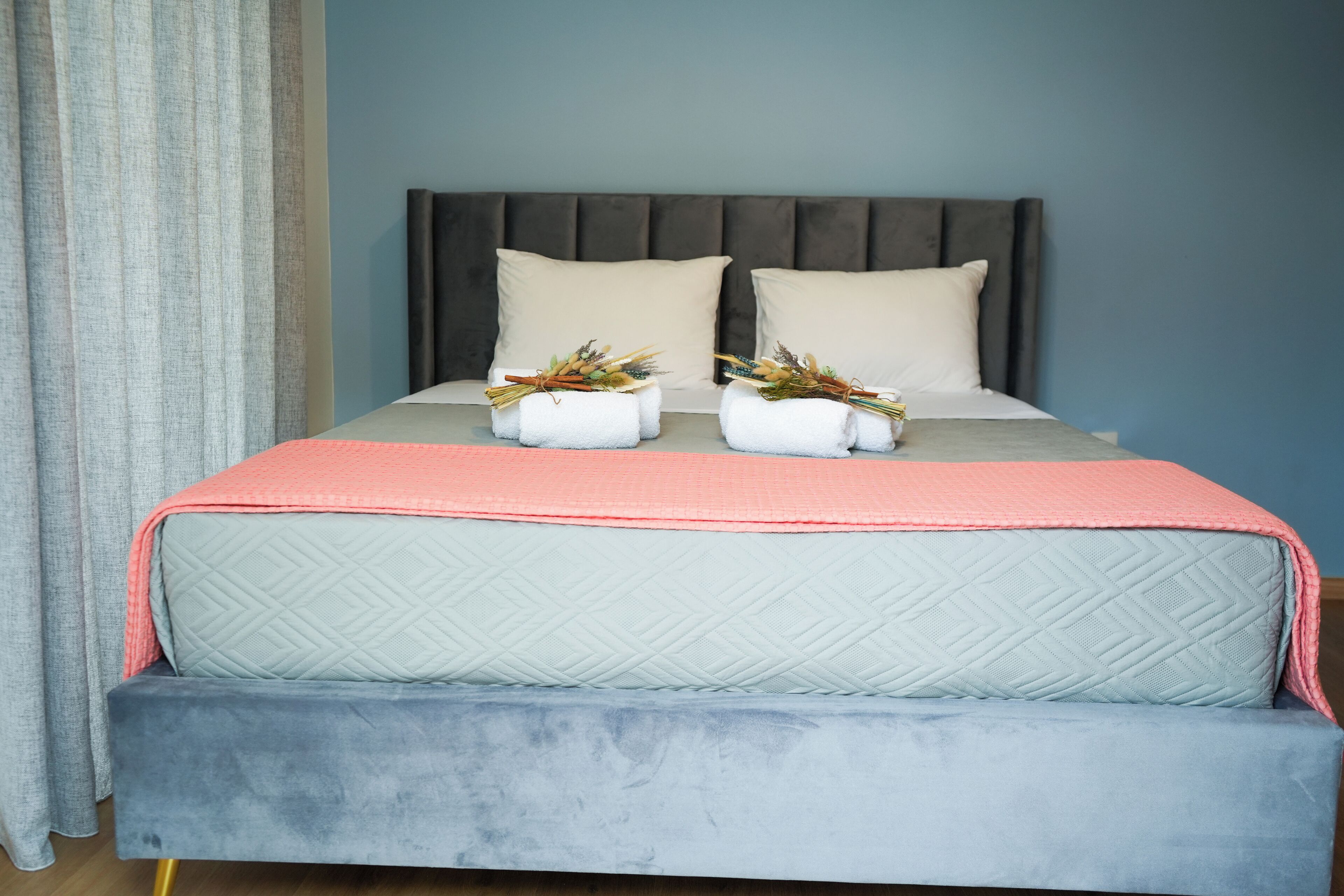 4 slaapkamers, een bureau, een strijkplank/strijkijzer, gratis wifi