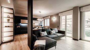 Apartment, Balcony | 2 bedrooms, premium bedding, down duvets, iron/ironing board