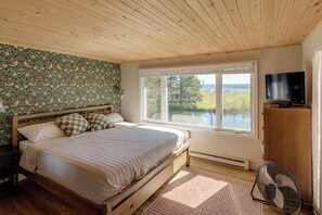 3 室のベッドルーム、アイロン / アイロン台、WiFi (無料)、ベッドシーツ