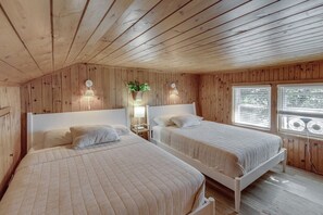 3 bedrooms, iron/ironing board, free WiFi, bed sheets - Fully Renovated, Spacious Cabin with Beach (Pequot Lakes)