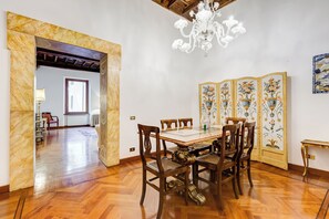 Dining room - Historical Apartment near Piazza Navona (Rome)