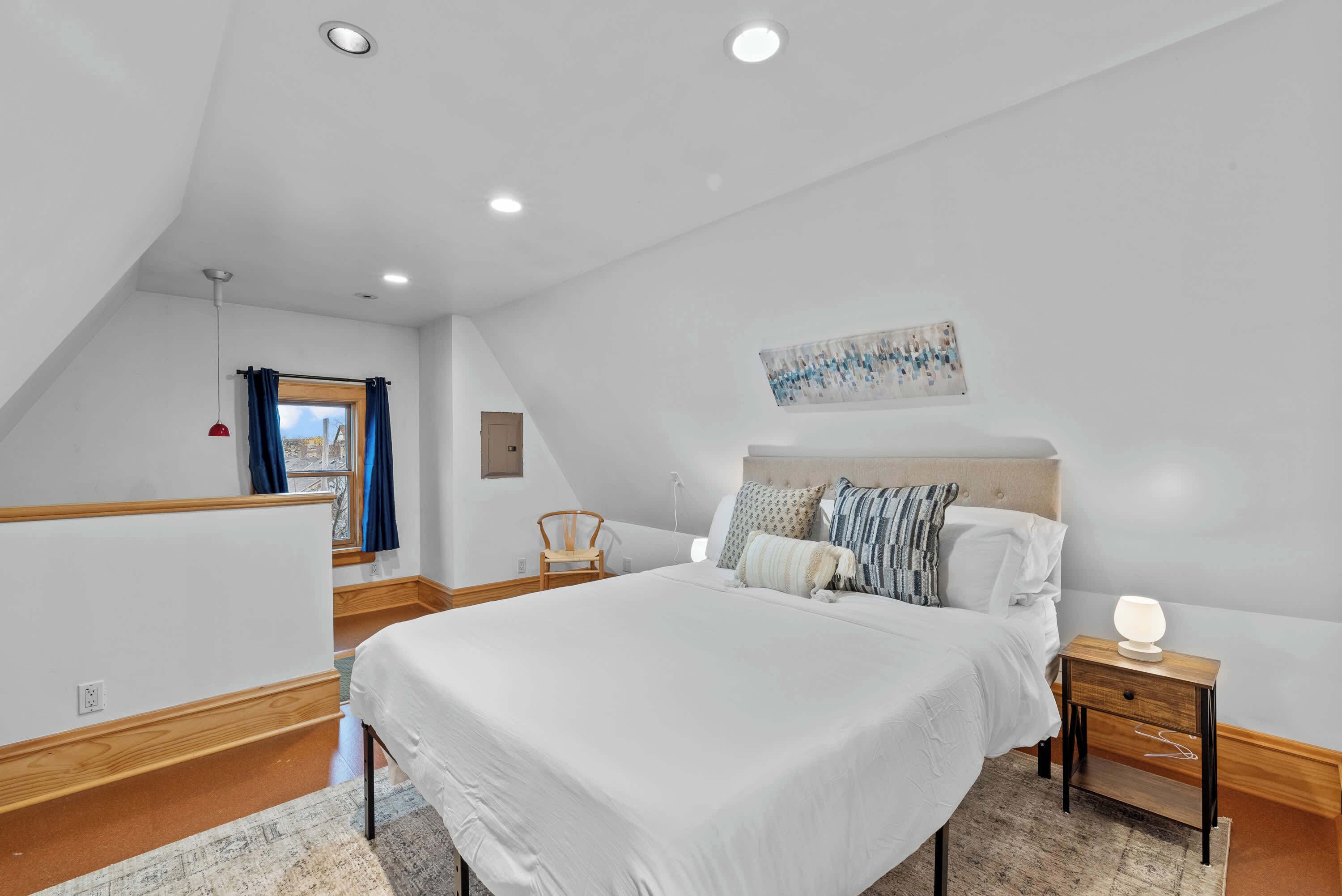 4 bedrooms, desk, iron/ironing board, WiFi