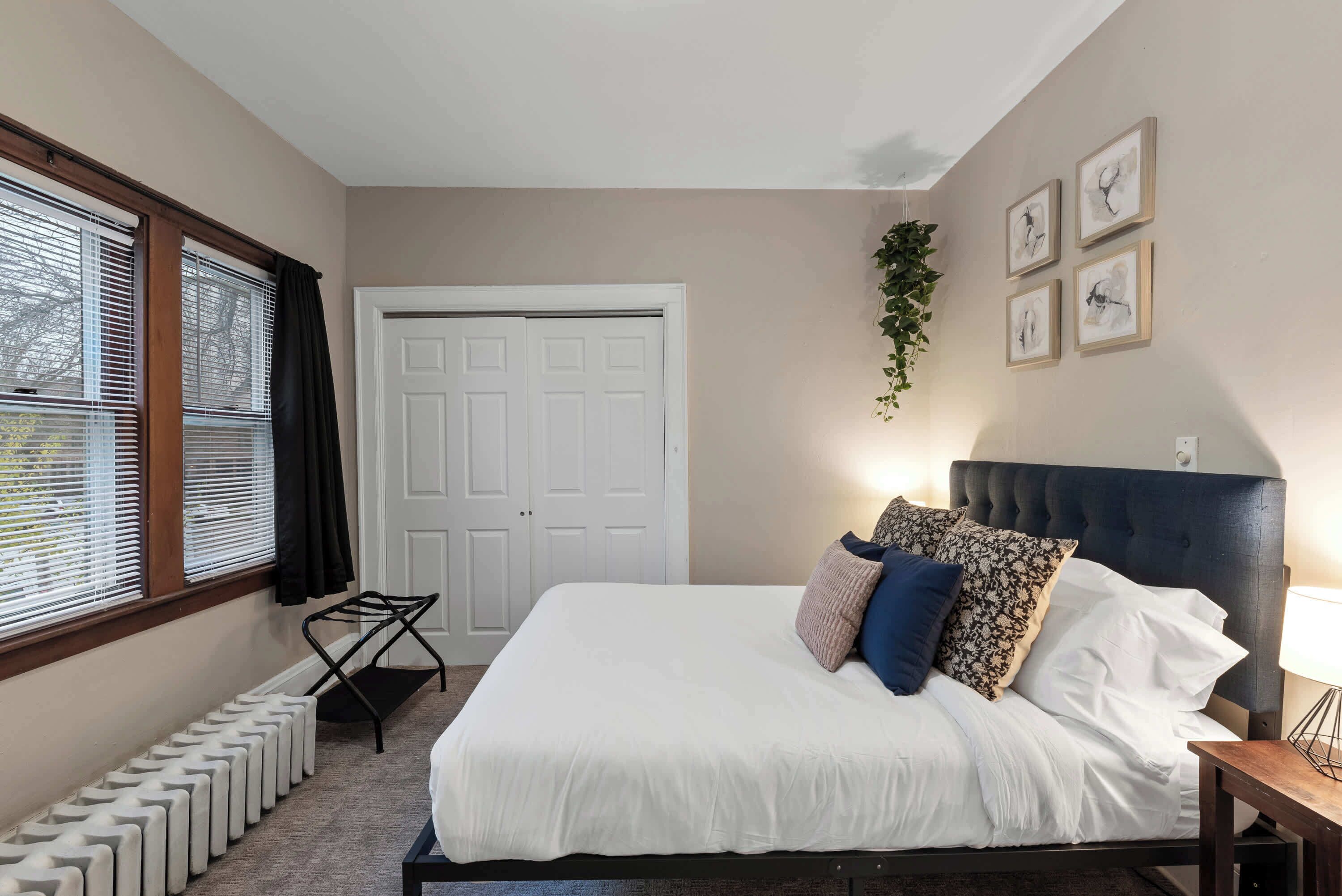 4 bedrooms, desk, iron/ironing board, WiFi