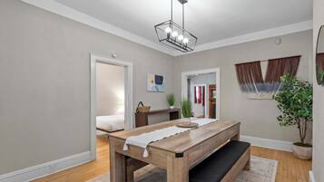 3 bedrooms, iron/ironing board, WiFi, bed sheets