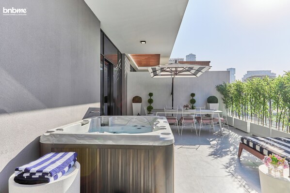 Apartamento Deluxe, balcón, vistas a la ciudad | Balcón