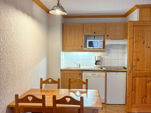 Fridge, microwave, dishwasher, toaster