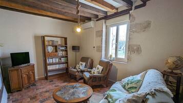 Télévision, cheminée