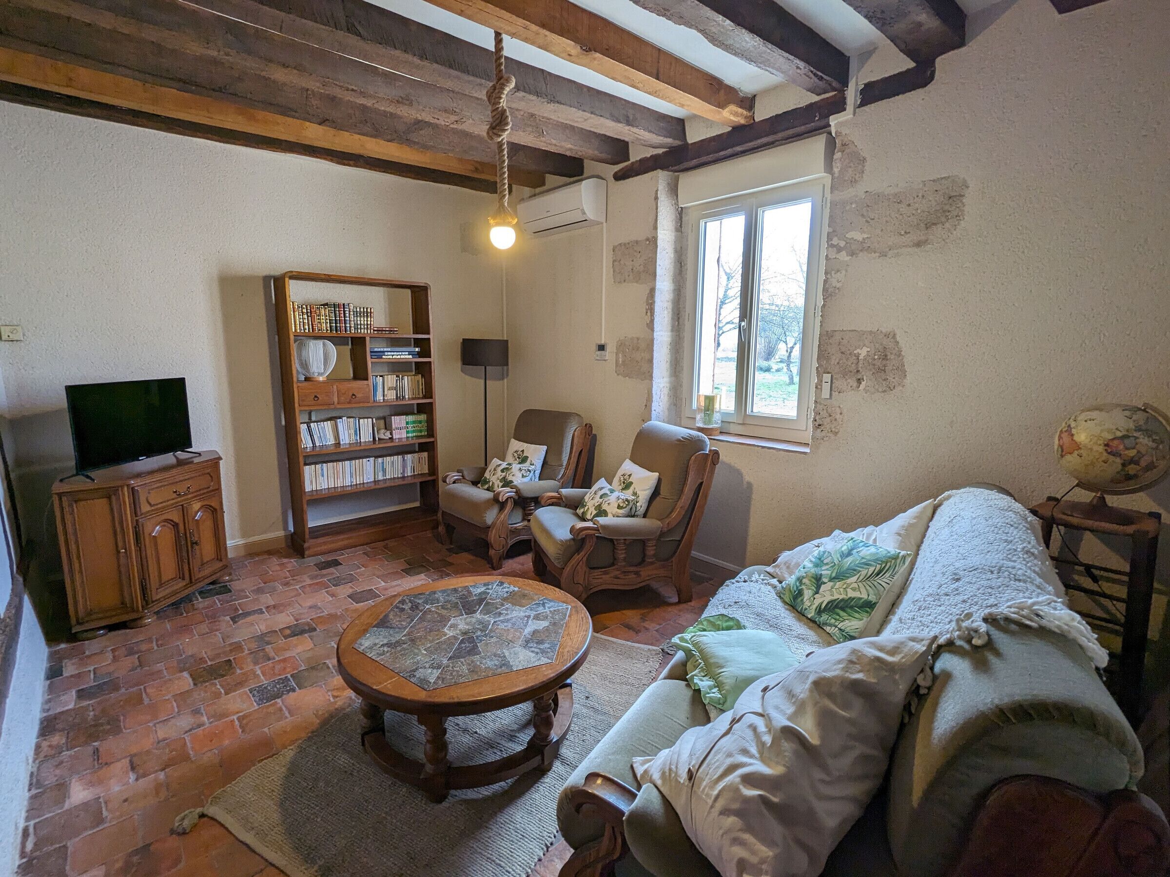 Télévision, cheminée