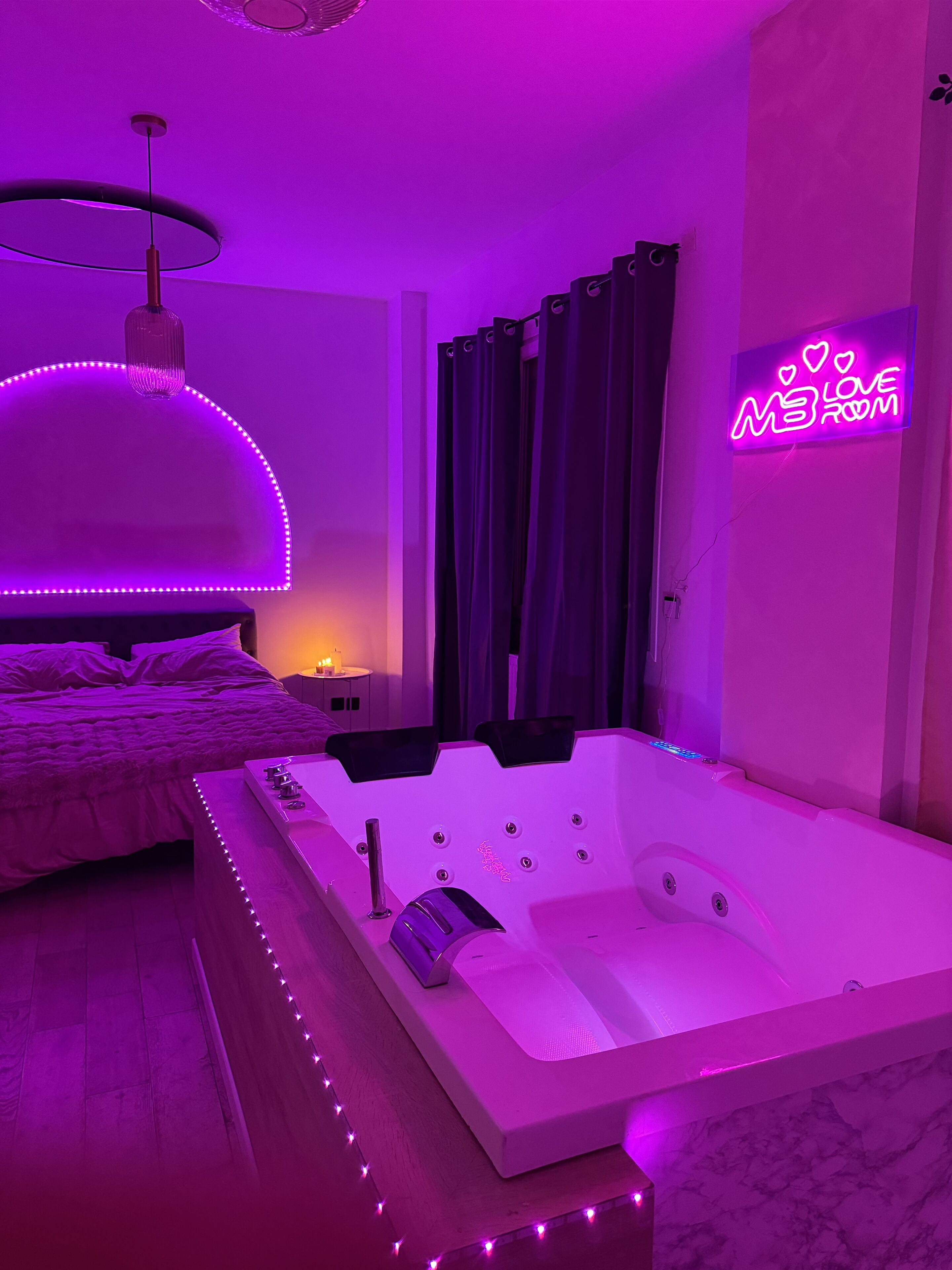 1 bedroom, bed sheets