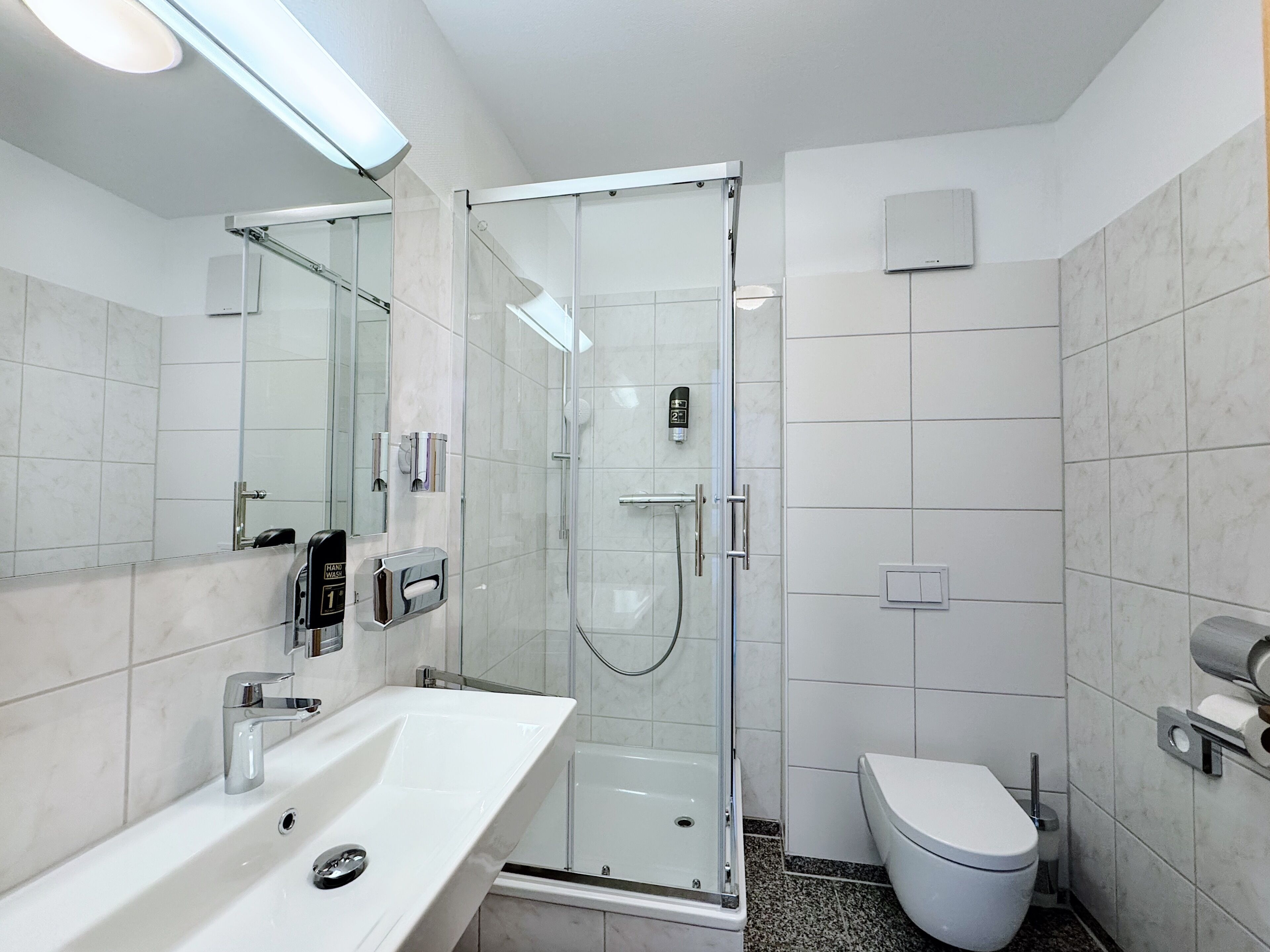 Hårtørrer, håndklæder, Sæbe, Shampoo