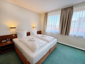 Hypo-allergenic bedding, blackout drapes, free WiFi, bed sheets - Regiohotel Bunte Stadt Wernigerode (Wernigerode)