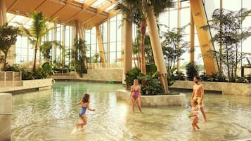 Piscina all'aperto, servizio di salvamento in loco