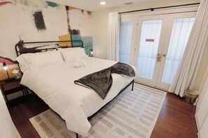 1 bedroom, desk, iron/ironing board, WiFi