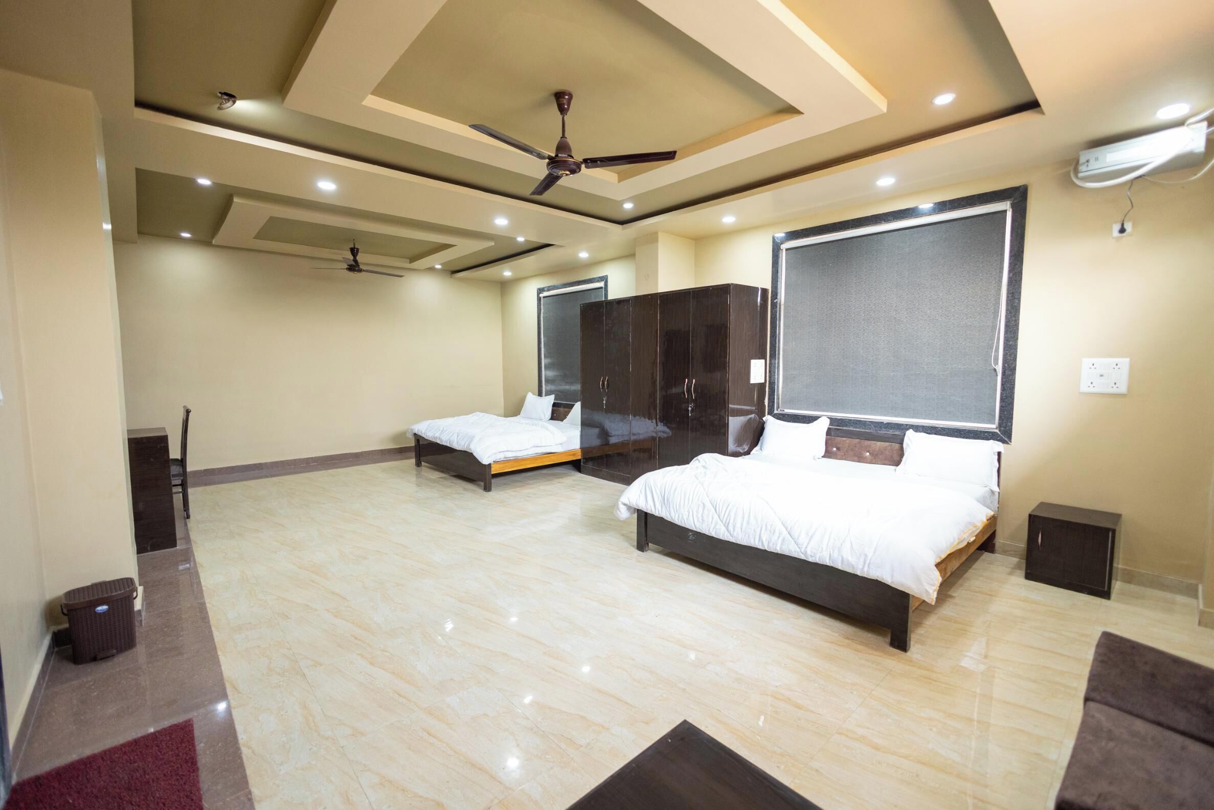 Family Room | Free WiFi