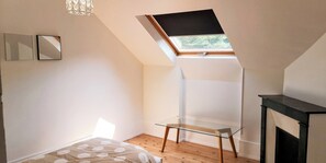 3 habitaciones, tabla de planchar con plancha, wifi y ropa de cama