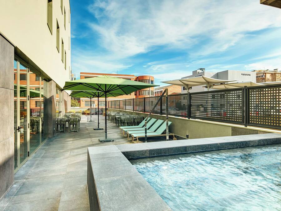 Seasonal outdoor pool