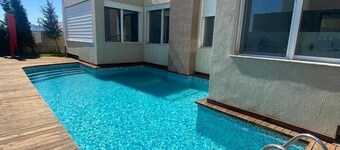 Luxury Villa Mabrouka in Soliman With Swimming Pool