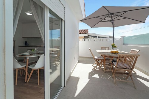 Renovated, well located and with large swimming pool
