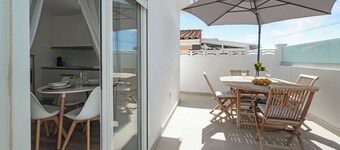 Renovated, well located and with large swimming pool