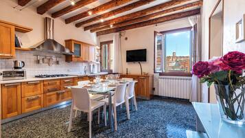 Apartment | In-room dining