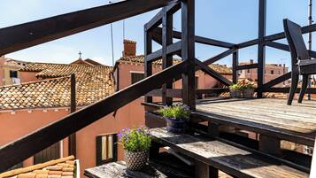 ์ํํธ | ํ
๋ผ์ค/ํํฐ์ค