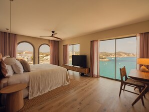 Junior Room, Sea View | Hypo-allergenic bedding, minibar, in-room safe, soundproofing