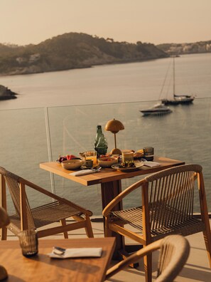 Petit déjeuner buffet compris tous les jours