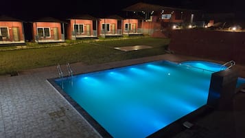 15 indoor pools