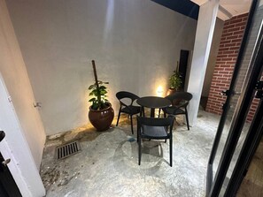 Outdoor dining - Nara s Luxe Villa#pooltable#karaoke#partyhouse (Pelabuhan Klang)