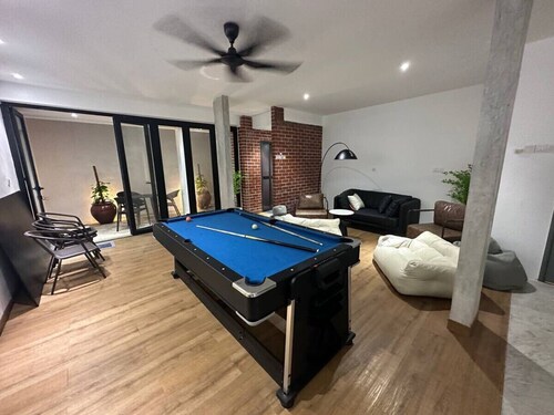 Nara s Luxe Villa#pooltable#karaoke#partyhouse